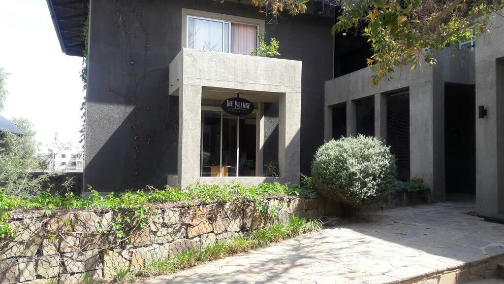 The Village Courtyard Suites & Executive Apartment Windhoek Exterior foto